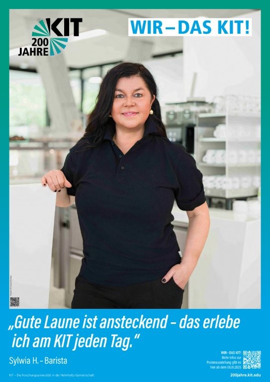 Eine Barista im KIT mit einem Zitat über gute Laune.