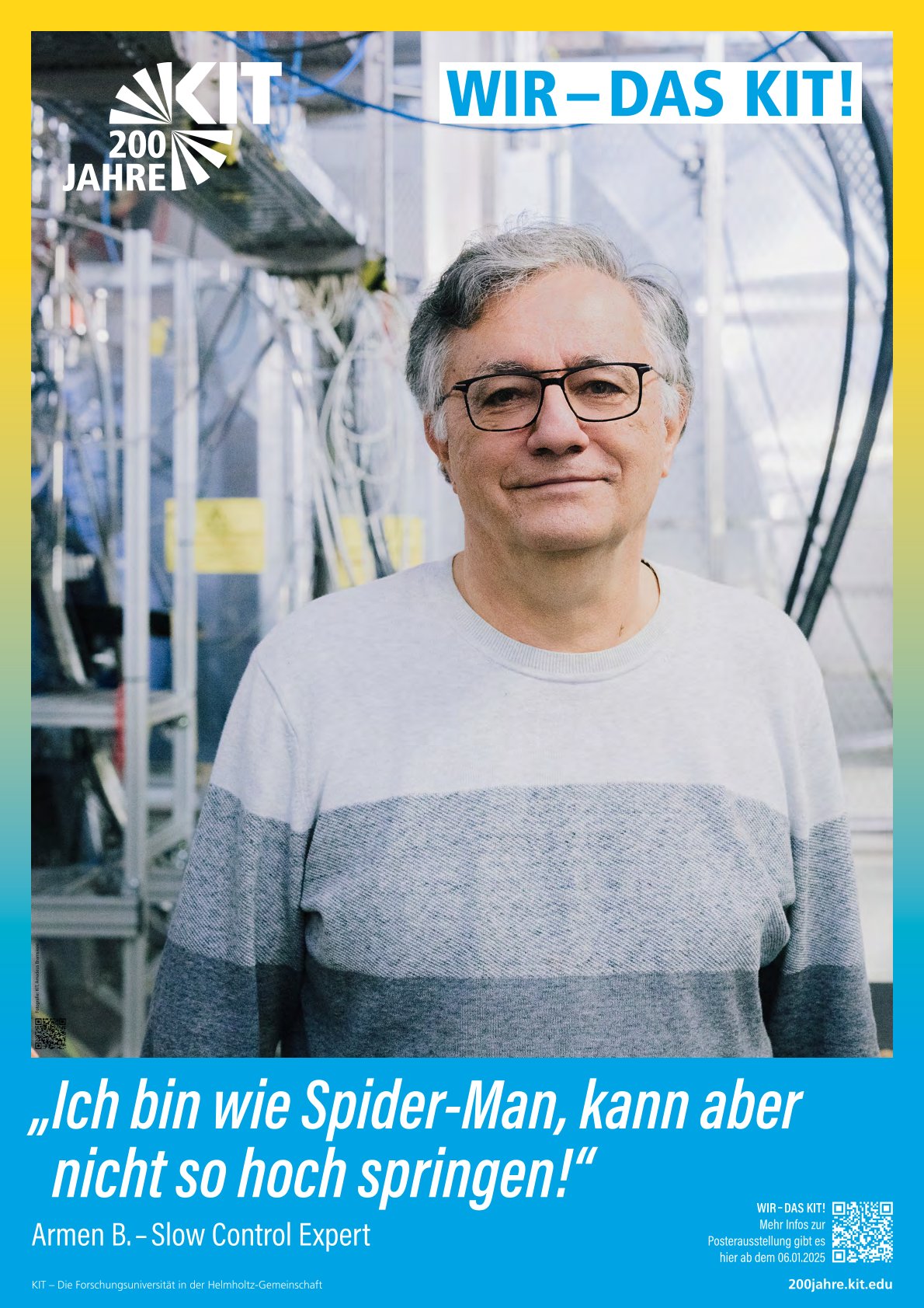 Porträt eines Mannes mit Brille im Labor, Text: "Ich bin wie Spider-Man, kann aber nicht…"