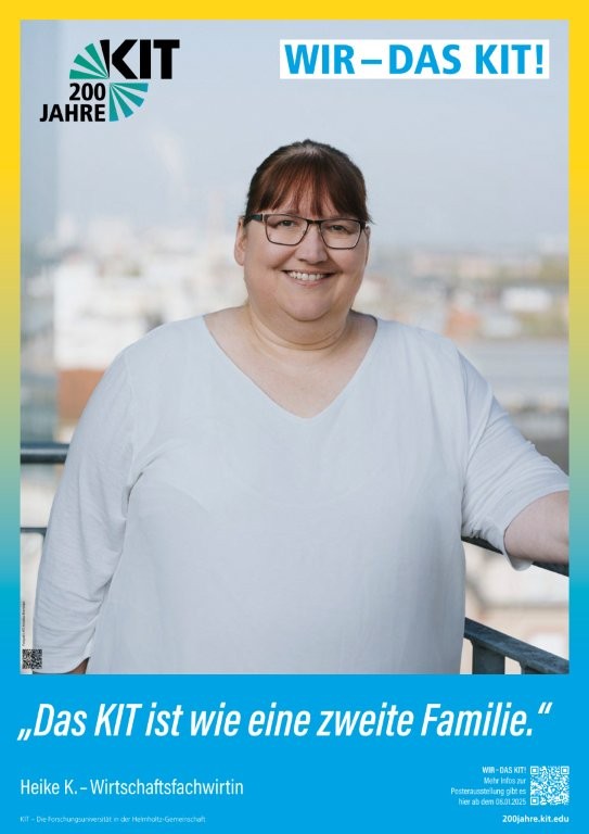 Frau in einem KIT-Poster mit dem Slogan "Das KIT ist wie eine zweite Familie."